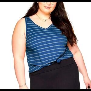 Juniors' Plus Size top SO Knot Front Double V Tank size 
2X, Blue Striped NEW